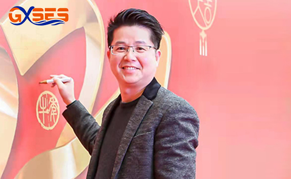 管理首席顾问 . 杨华平